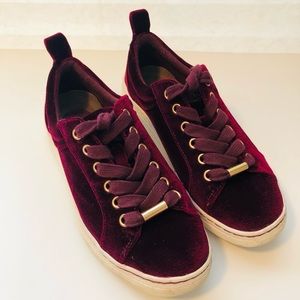 FINAL! EARTH VELVETY BURGUNDY SNEAKERS WITH GOLD ACCENTS